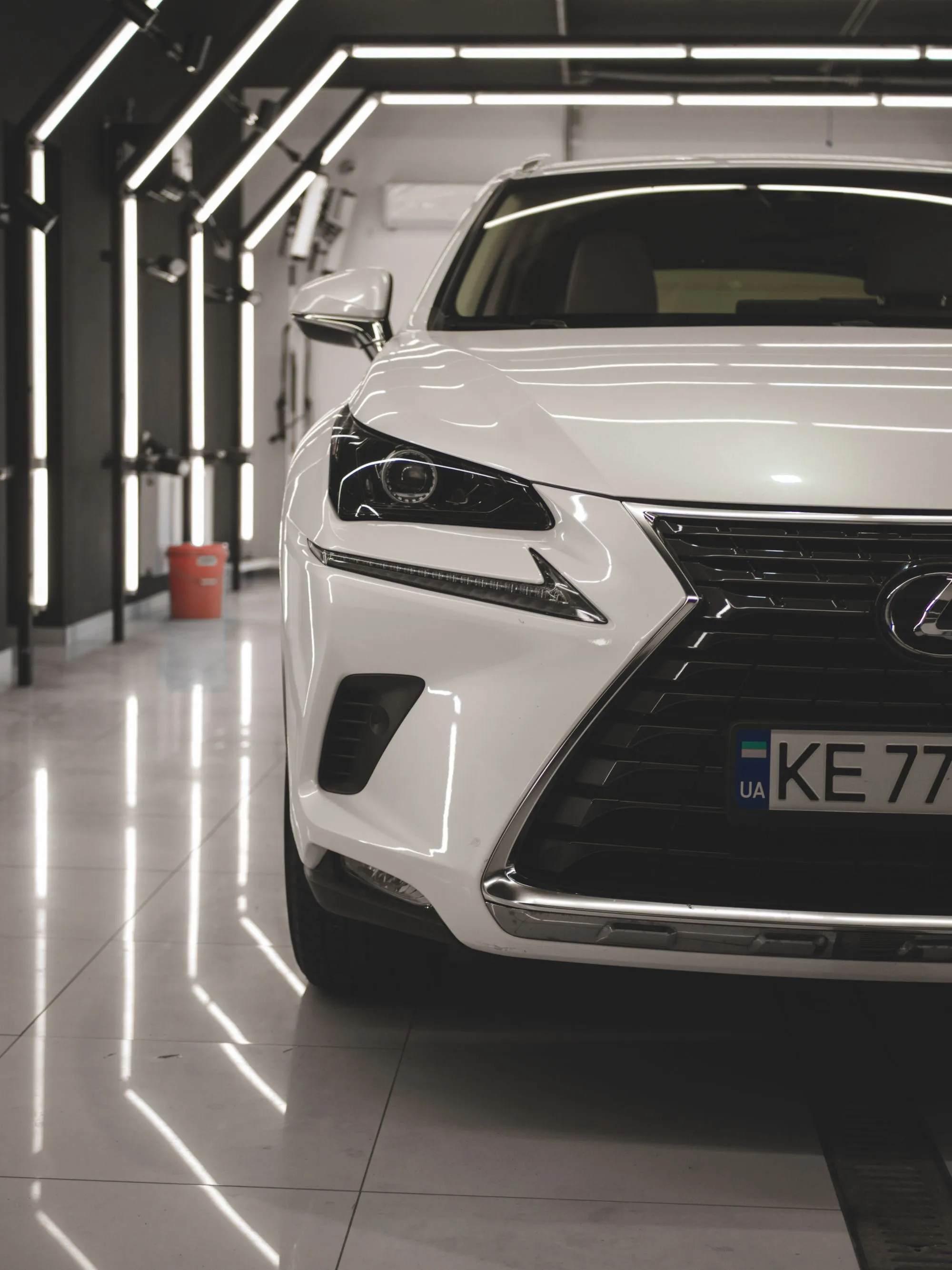 Lexus NX: Fara sayqal va plyonka