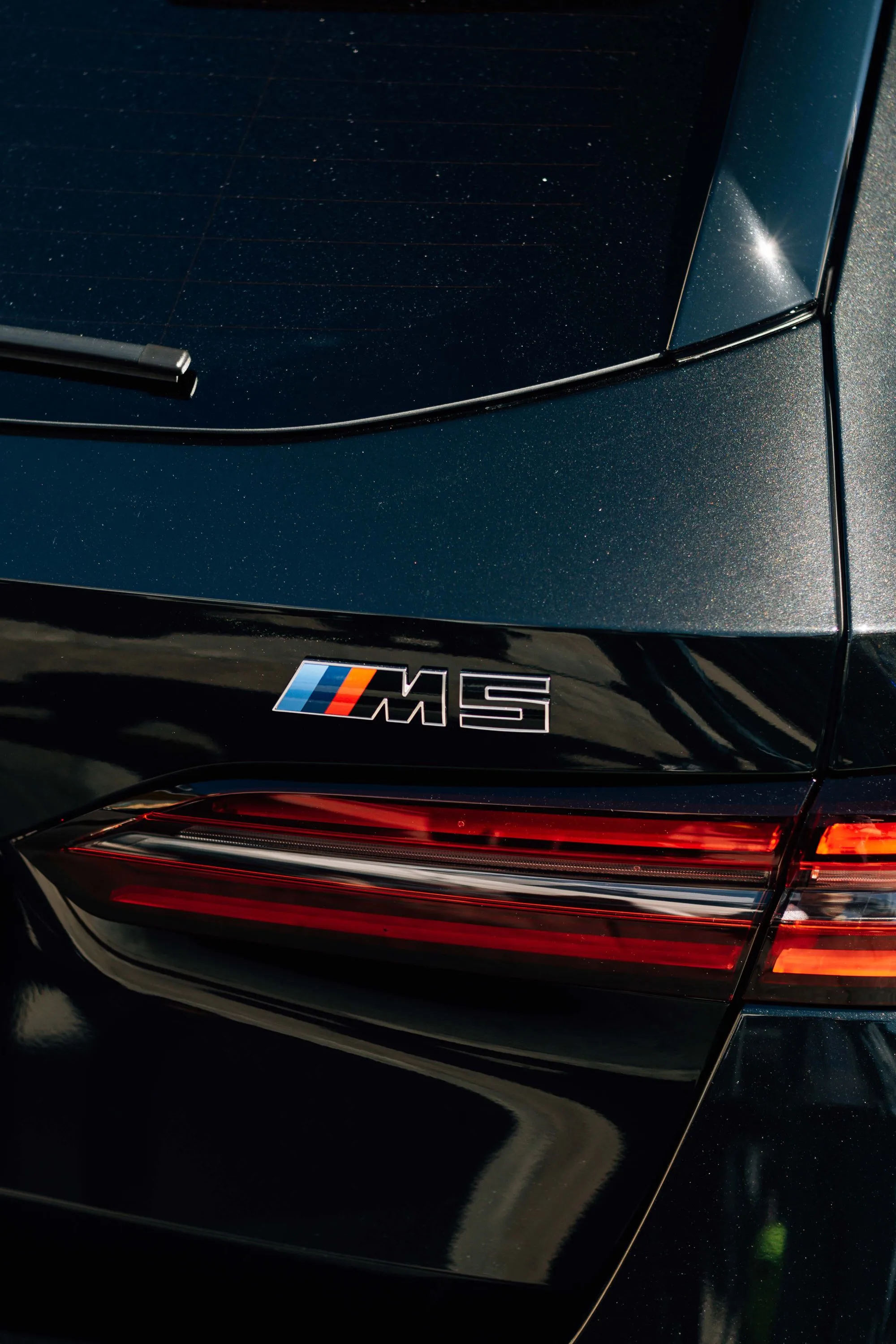BMW M5 F90: Plyonka, butun kuzov